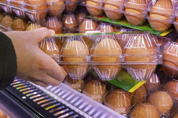 Почему я не выбрасываю лотки от яиц, а замораживаю в них очень вкусные вещи