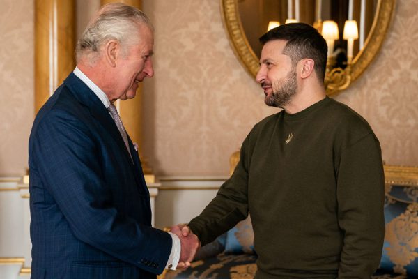 Президент Украины Владимир Зеленский прибыл в Букингемский дворец, где встретился с королем Чарльзом ІІІ