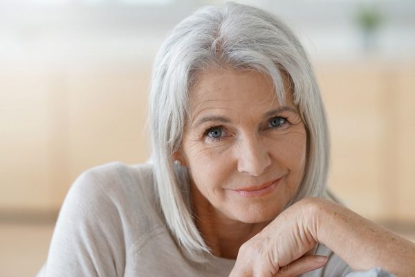 Есть стрижки, выгодно подчеркивающие седину, красить волосы нет смысла