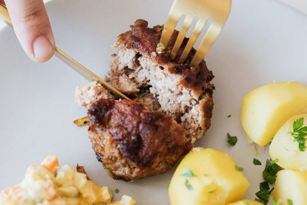 Муж выдал, что я могла бы стать профессором на кафедре котлетологии, сдаю свой фирменный рецепт котлет