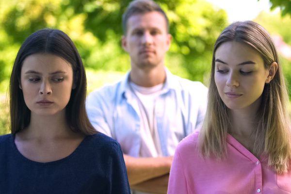 Сообщение о галантном муже, который увлекся незамужней подругой жены