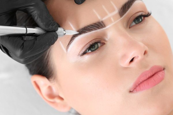 Как придать бровям идеальную форму