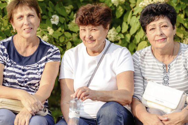 За бутылочкой кваса обсудили с подругой, почему многие в 60 так запускают себя