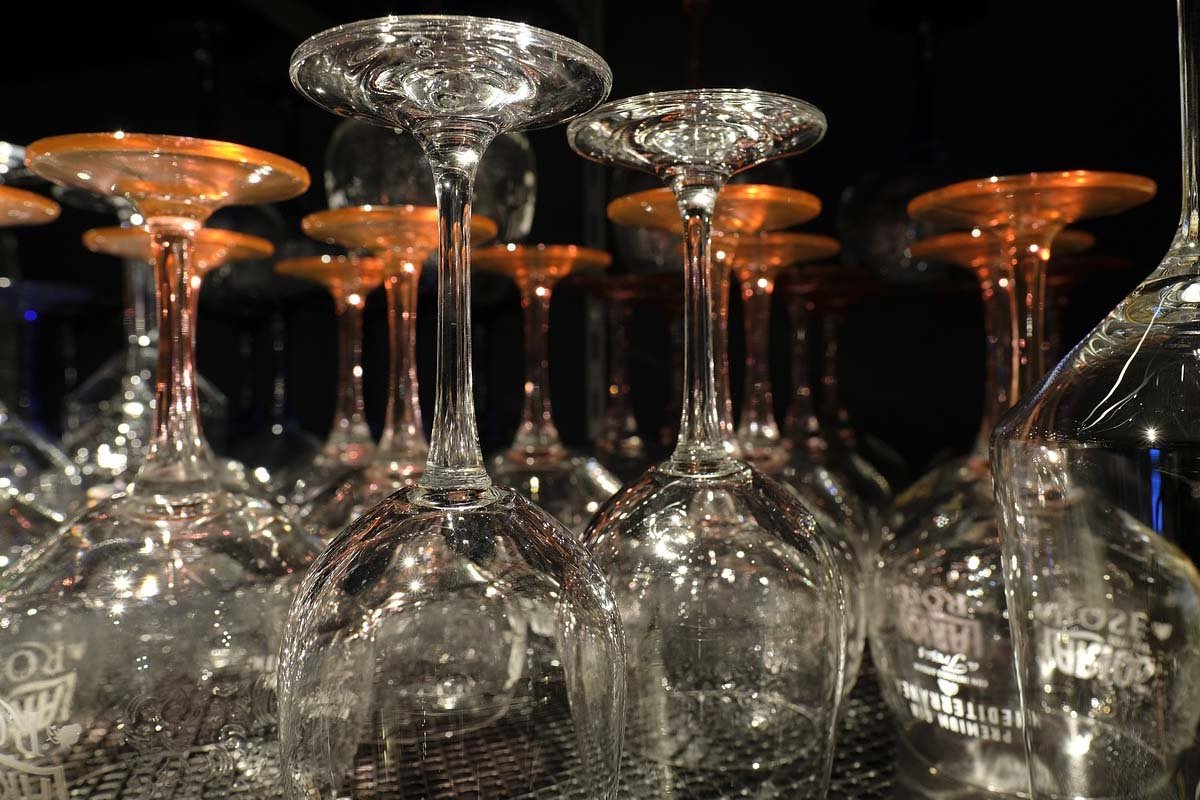 Как грамотно расставить стаканы и чашки в шкафу, есть только один правильньй вариант стаканы, чтобы, ставить, чашки, вопрос, вверх, бокалы, стакана, тогда, часть, именно, расставить, регулярно, хочешь, шкафу, самом, красивые, задумывалось, будут, шкафчики