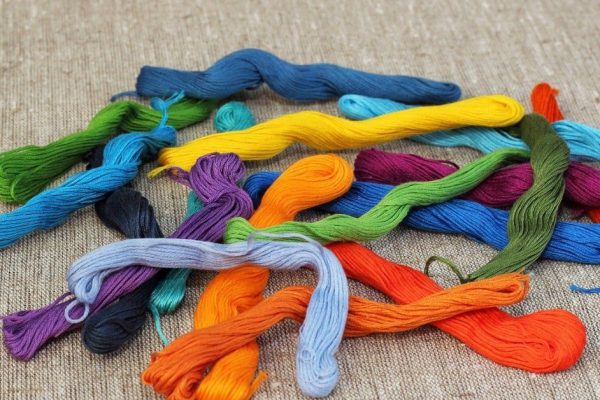 Зачем вышивать по старой одежде