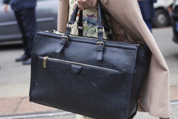 Взглянув на дамскую сумочку, можно безошибочно определить финансовое положение женщины