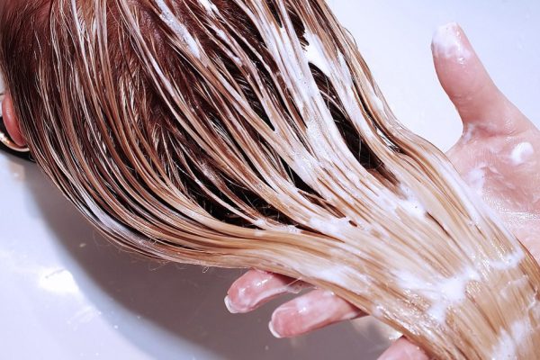 Это сумасшедшее бьюти-средство должно быть у каждой модницы. Стоит только окрасить волосы…