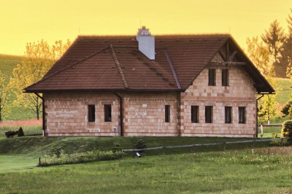 Настоятель предупреждал, что не нужно покупать дом на окраине поселка, рядом с кукурузным полем