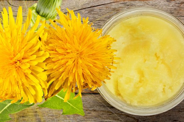 Появились морщины раньше 50? Алтайский крем из одуванчика сделает лицо молодым и свежим.