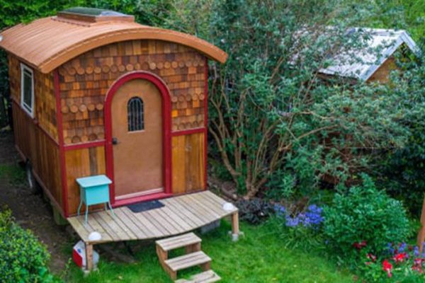 Площадь этого домика всего 10 кв. м, но настолько комфортабельное жилище еще нужно поискать!