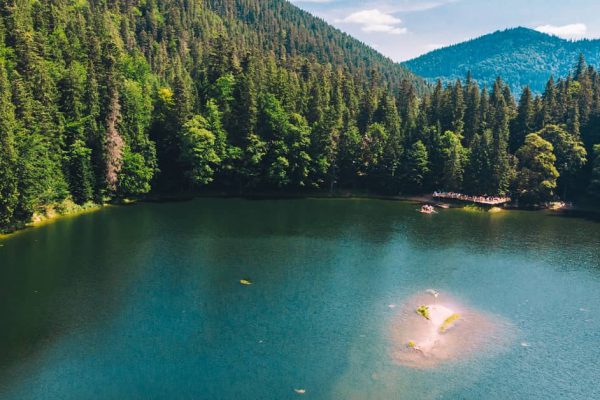 Куда поехать в отпуск в Украине и где же находится это «розовое море»