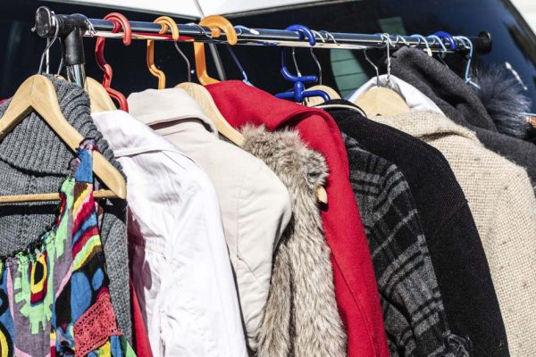 Если ты веришь в приметы и энергию вещей, не отдавай свою одежду даром