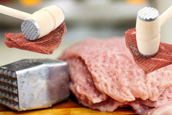 Позор, хозяюшки, не все знают, для чего нужна обратная сторона кухонного молотка