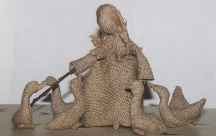 textilná bábika vyrobená z kapronu