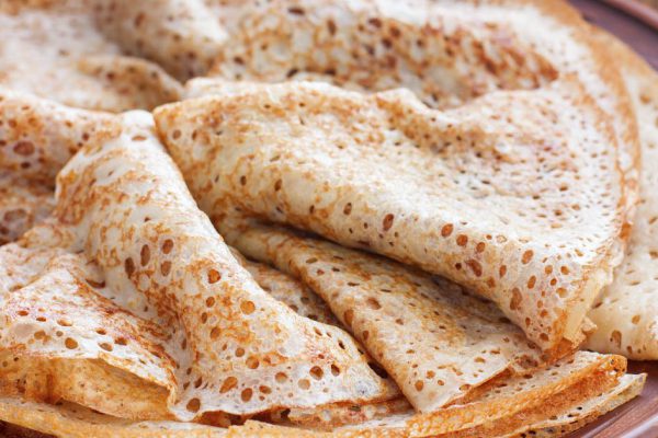 Когда нет настроения, достаю свою любимую сковородку, сегодня в меню кукурузные ажурные блинчики