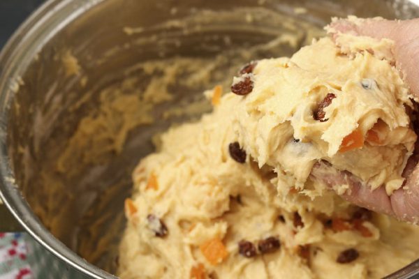 В 42 года впервые решила испечь кулич, делала всё строго по рецепту, вкуснее выпечки я не пробовала