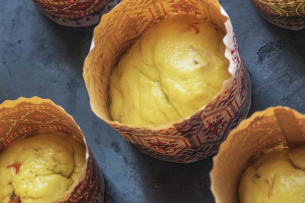 Свекровь любит экзотику, по ее спецзаказу пеку куличи на западный манер