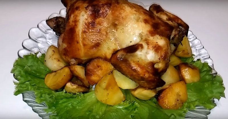 курица в духовке готовится