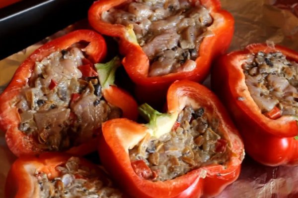 Помещаю грудку в перец и точно знаю, что муж будет удовлетворен ужином