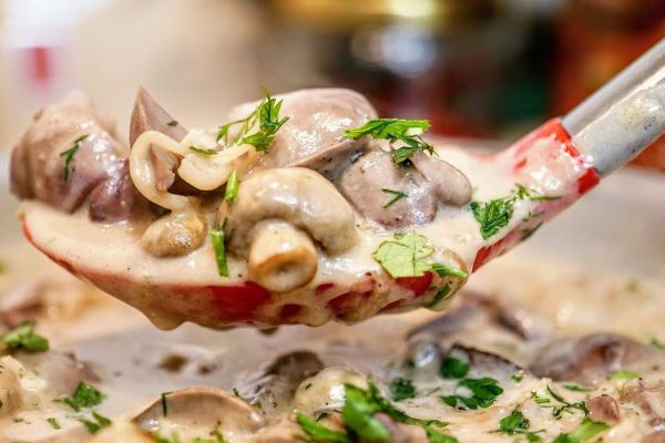 С какой добавкой куриная печень будет сама проситься в рот