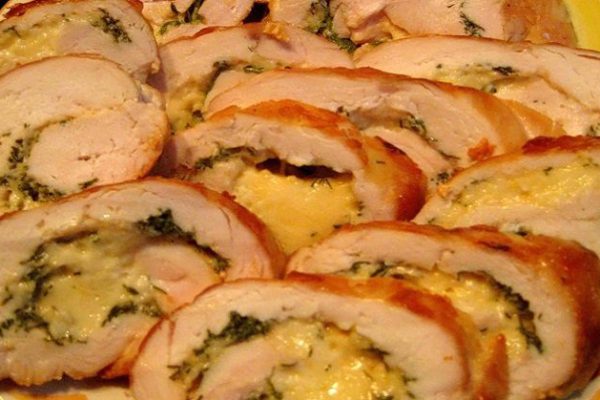 Куриные рулетики по-домашнему. Сочный вкус, который сложно забыть.