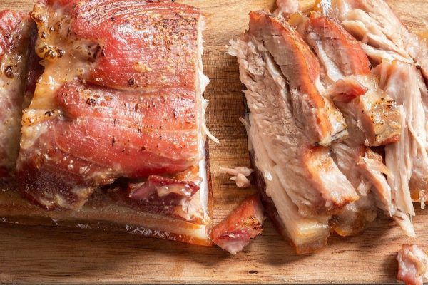 Итальянцы — большие ценители сала, на юге Италии его часто готовят в пенном