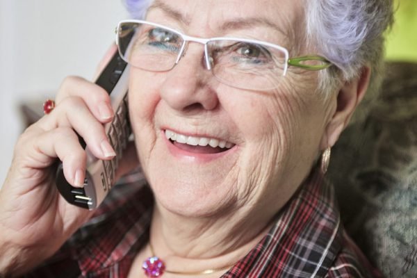 Мамаша требовала «отдать долг родителю», увидев, что у дочки всё ок