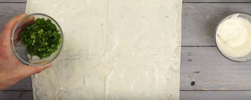 лаваш на гриле с плавленым сыром