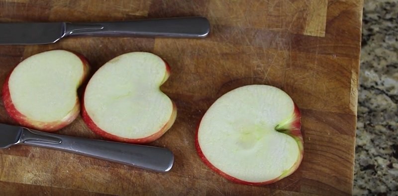 лебедь из яблока