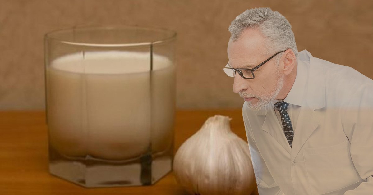 Чесночная вода. 1 2 стакана чеснока. Чеснок в кастрюле. 1 2 стакана чеснока. Чеснок в стакане.