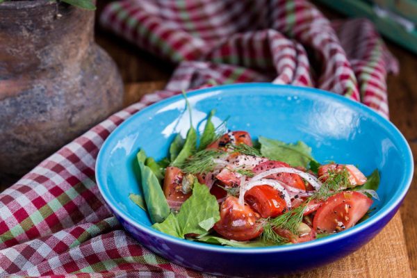 Ливанская домохозяйка научила, как делать летний салат со свежим вкусом