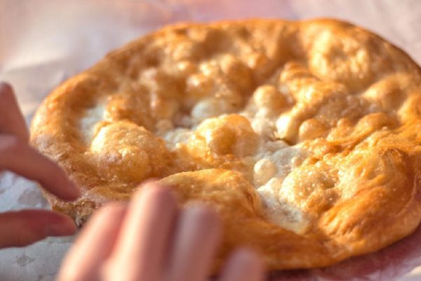 Как приготовить лангош с картофелем