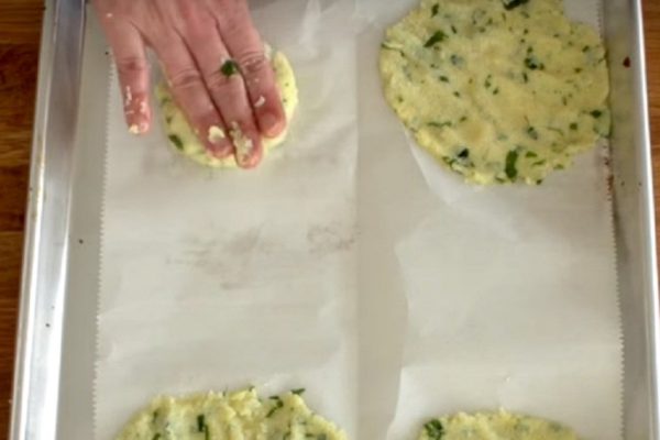 2 чашки капустного пюре и 2 яйца превращаются в «Бабушкину прелесть»: готовлю их регулярно!