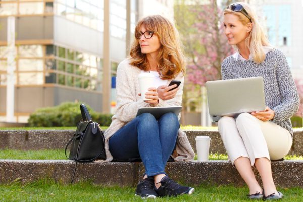 Какие летние брюки не стоит носить цветущим дамам