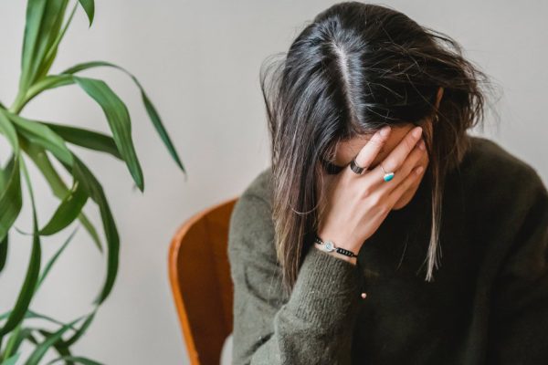 Вернулся поздно, а жена как выжатый лимон, серая от усталости, мне это изрядно надоело