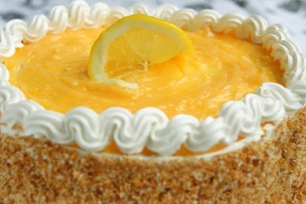 Лимонно-кокосовый торт — десерт, который вызывает настоящую зависимость.