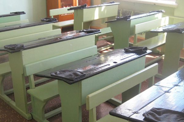 Когда в школах были парты Короткова, не было «очкариков» и сутулых школьников