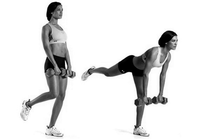 тяга гантелей на одной ноге