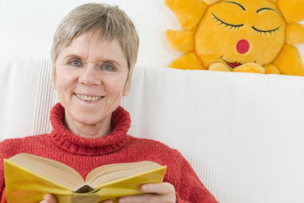 Когда мне грустно, принимаюсь за чтение, составила целый список книг, над которыми можно похохотать всласть