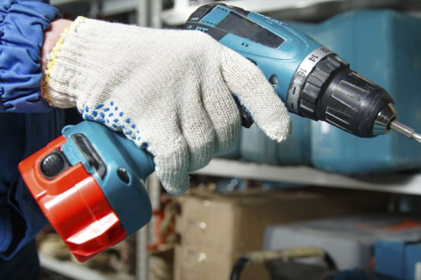 «Вечный» шуруповерт, что не подведет твоего мужчину, обладает одной деликатной деталью