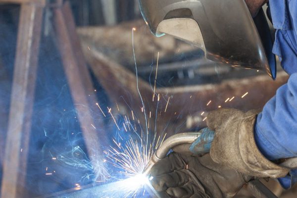 Как можно срочно сварить некоторые детали без беготни по магазинам