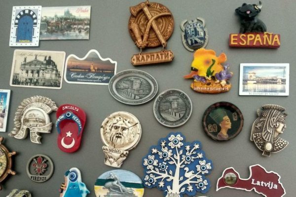 Почему я выбросил все магнитики и больше не вешаю их на холодильник