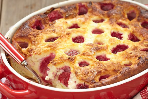 Как приготовить ароматный малиновый пирог