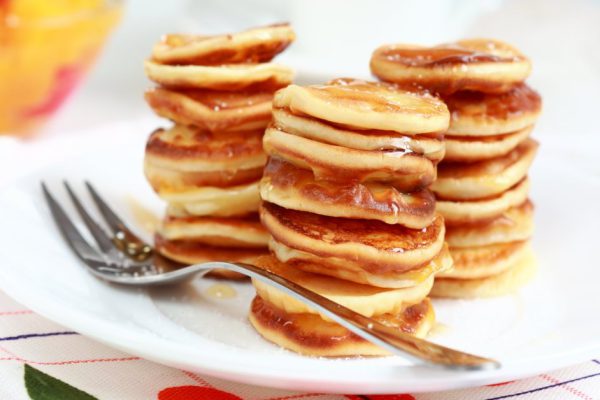 Рецепт манных оладий и почему для их выпечки не нужна мука