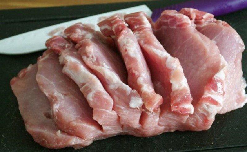 маринована свинина на сковороді