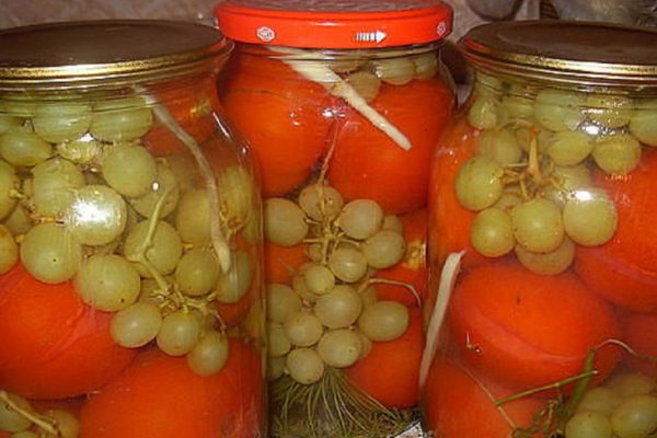 Как приготовить маринованные помидоры