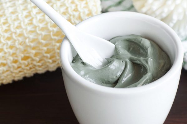 Зачем делать маску из глины и кокосового масла