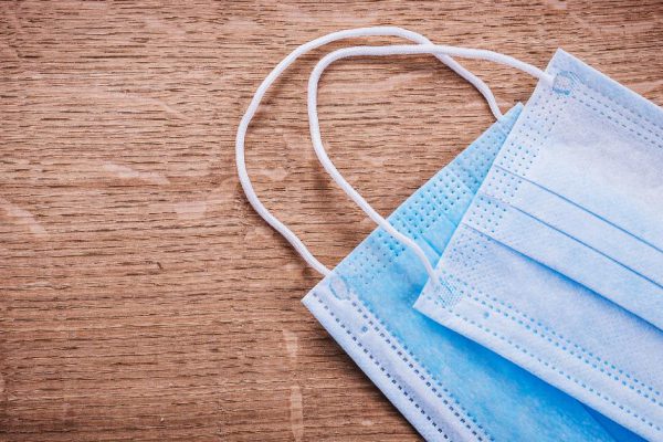 Куда выбрасывать одноразовые маски и как ими правильно пользоваться