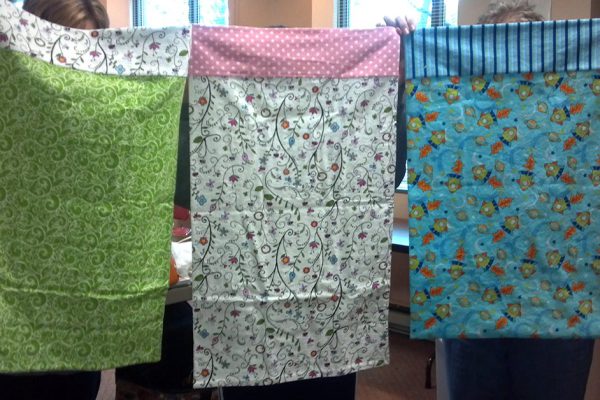 Она сшила несколько наволочек вместе… То, что у нее получилось, — мечта каждого!