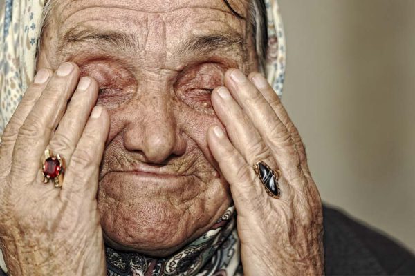 Бабушка разузнала, что внук собирается выселить ее из квартиры, сразу шустро ее продала